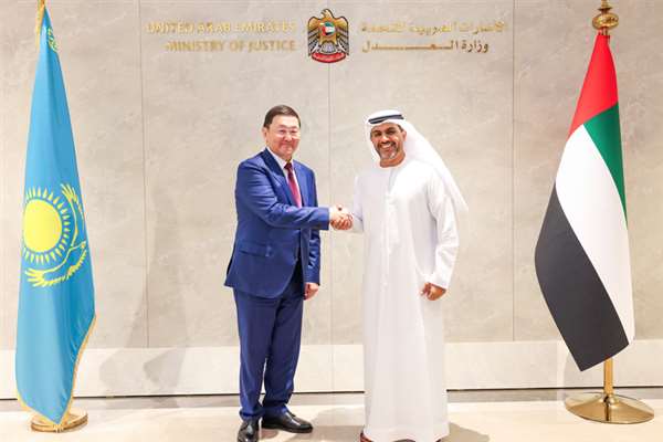 وزير العدل يلتقي المدعي العام لجمهورية كازاخستان في أبوظبي