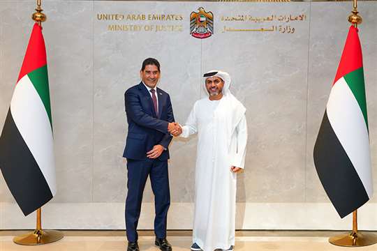 استقبل معالي عبدالله سلطان بن عواد النعيمي، وزير العدل، رئيس مجلس القضاء الاتحادي، بمكتبه بديوان عام الوزارة في أبوظبي، سعادة رينسو هيريرا فرانكو، سفير جمهورية الدومينيكان لدى الدولة